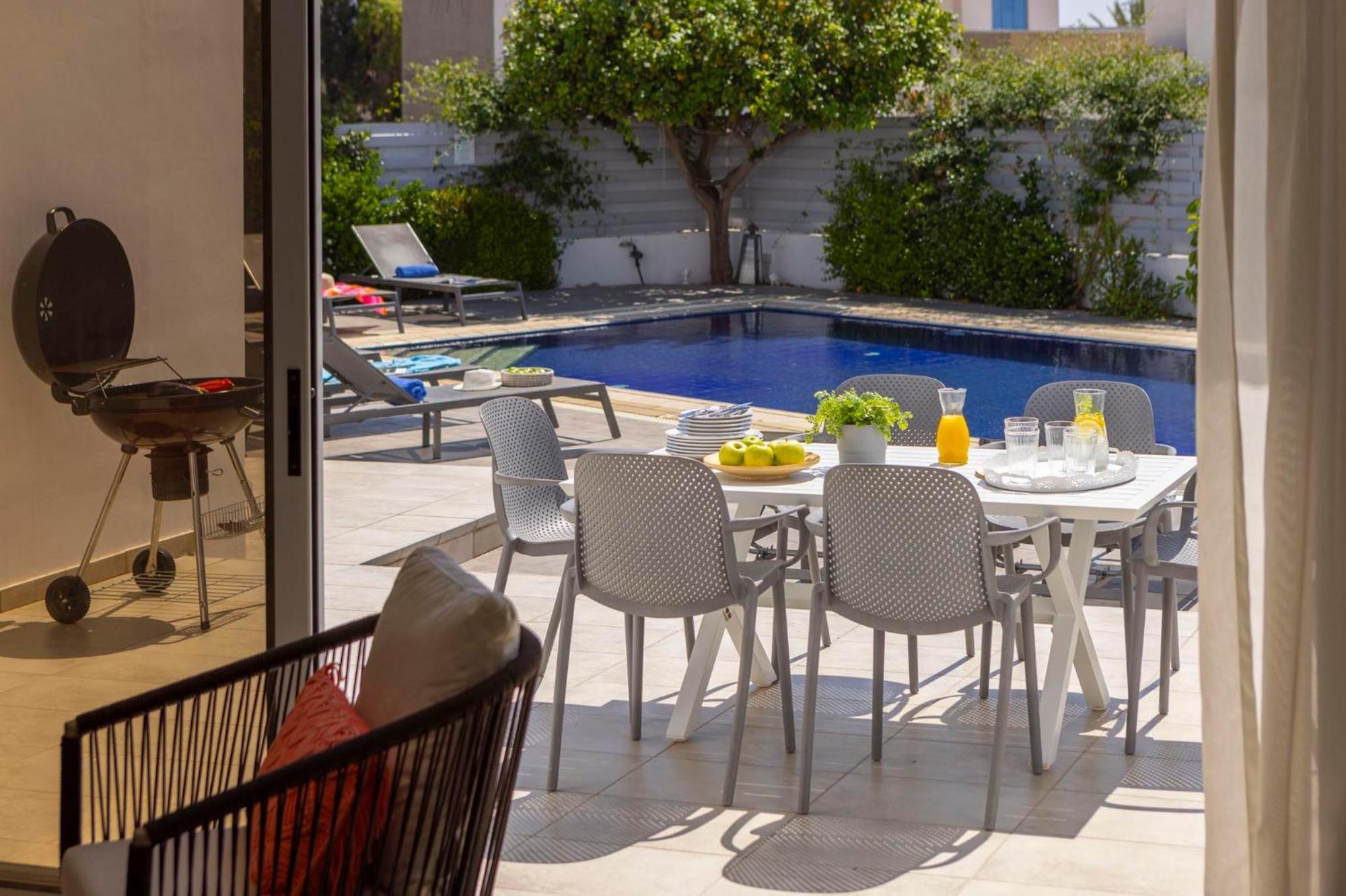 פרוטאראס Azure Luxury Pool Villa מראה חיצוני תמונה