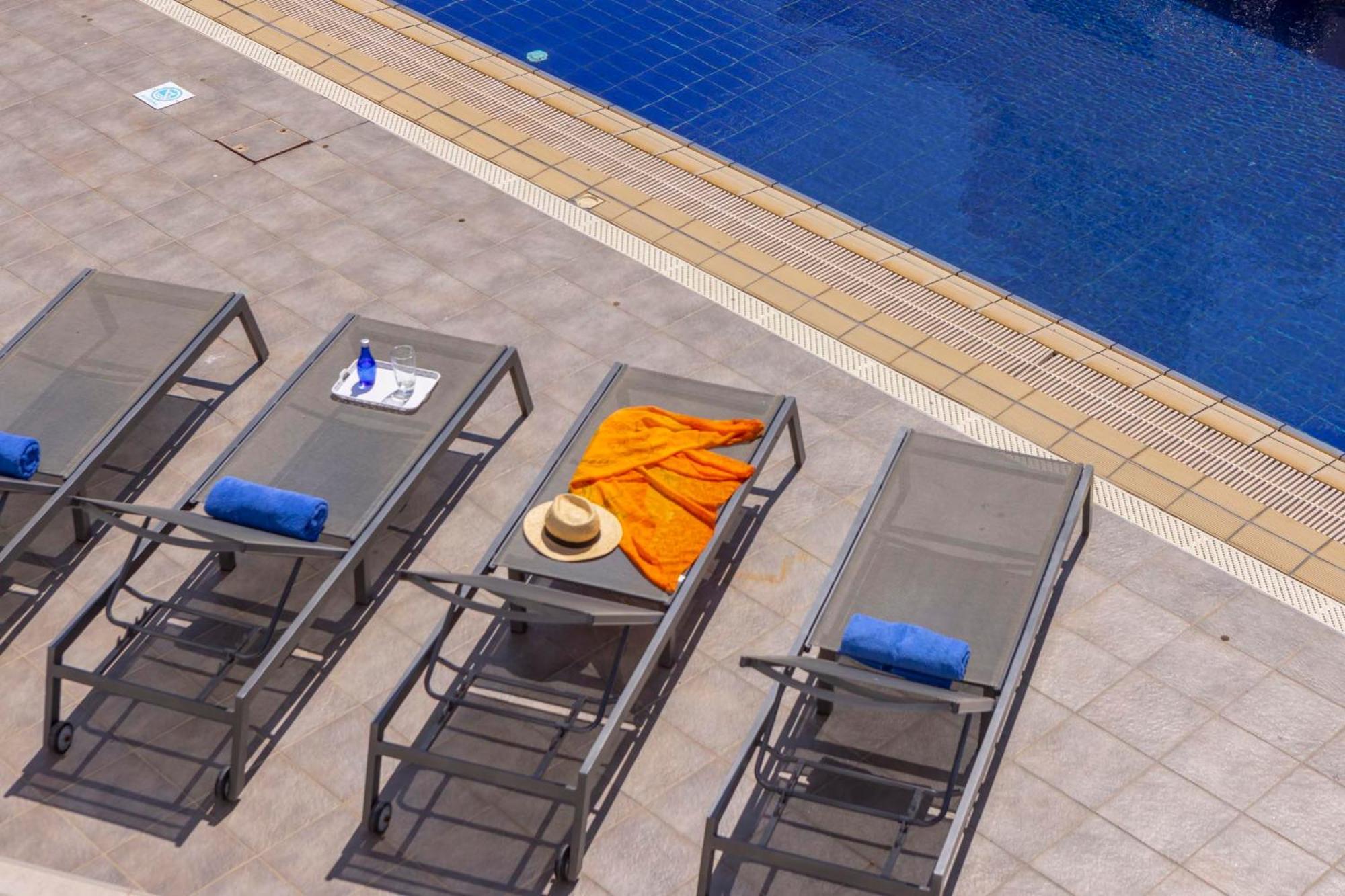 פרוטאראס Azure Luxury Pool Villa מראה חיצוני תמונה