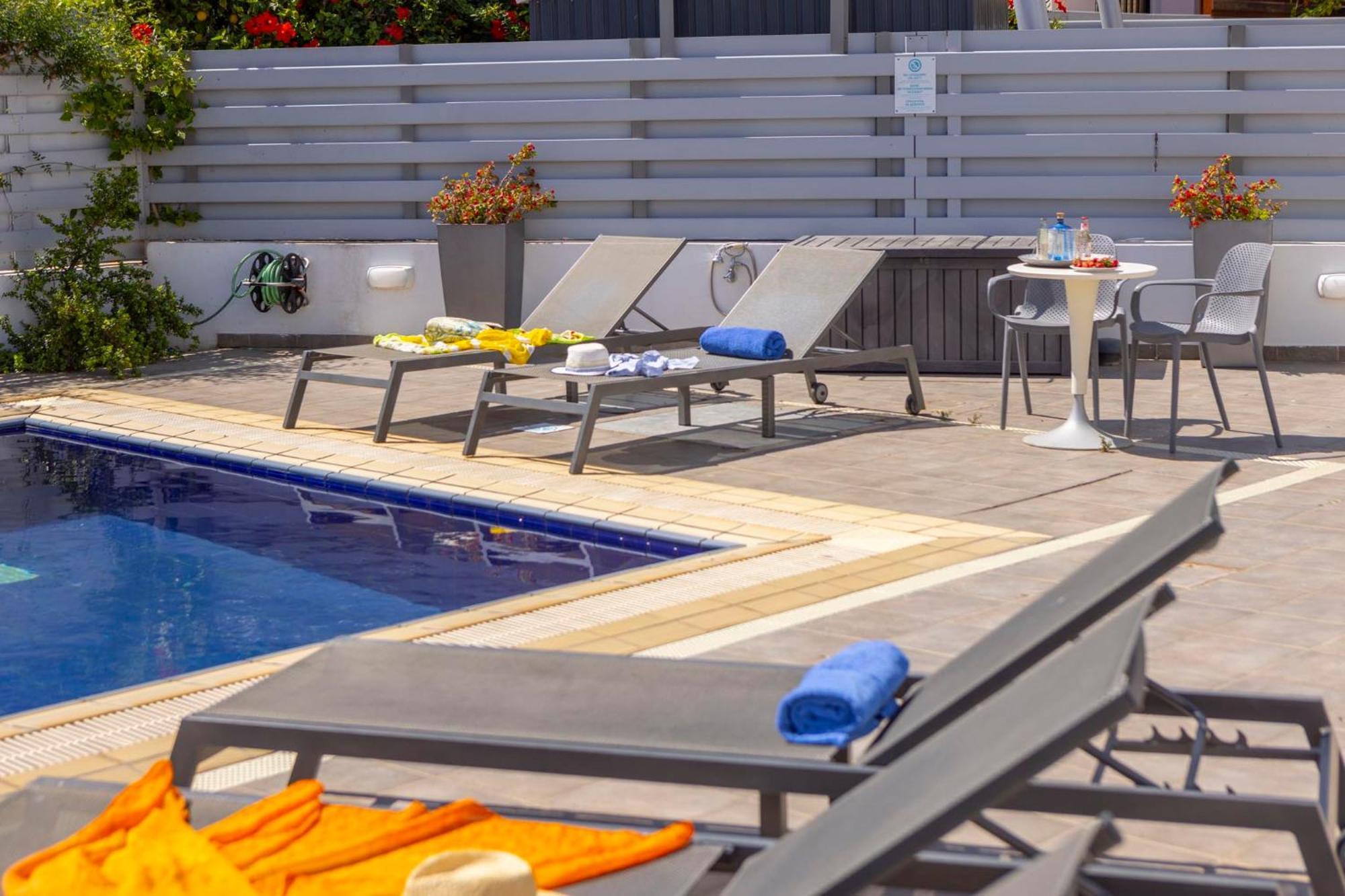 פרוטאראס Azure Luxury Pool Villa מראה חיצוני תמונה