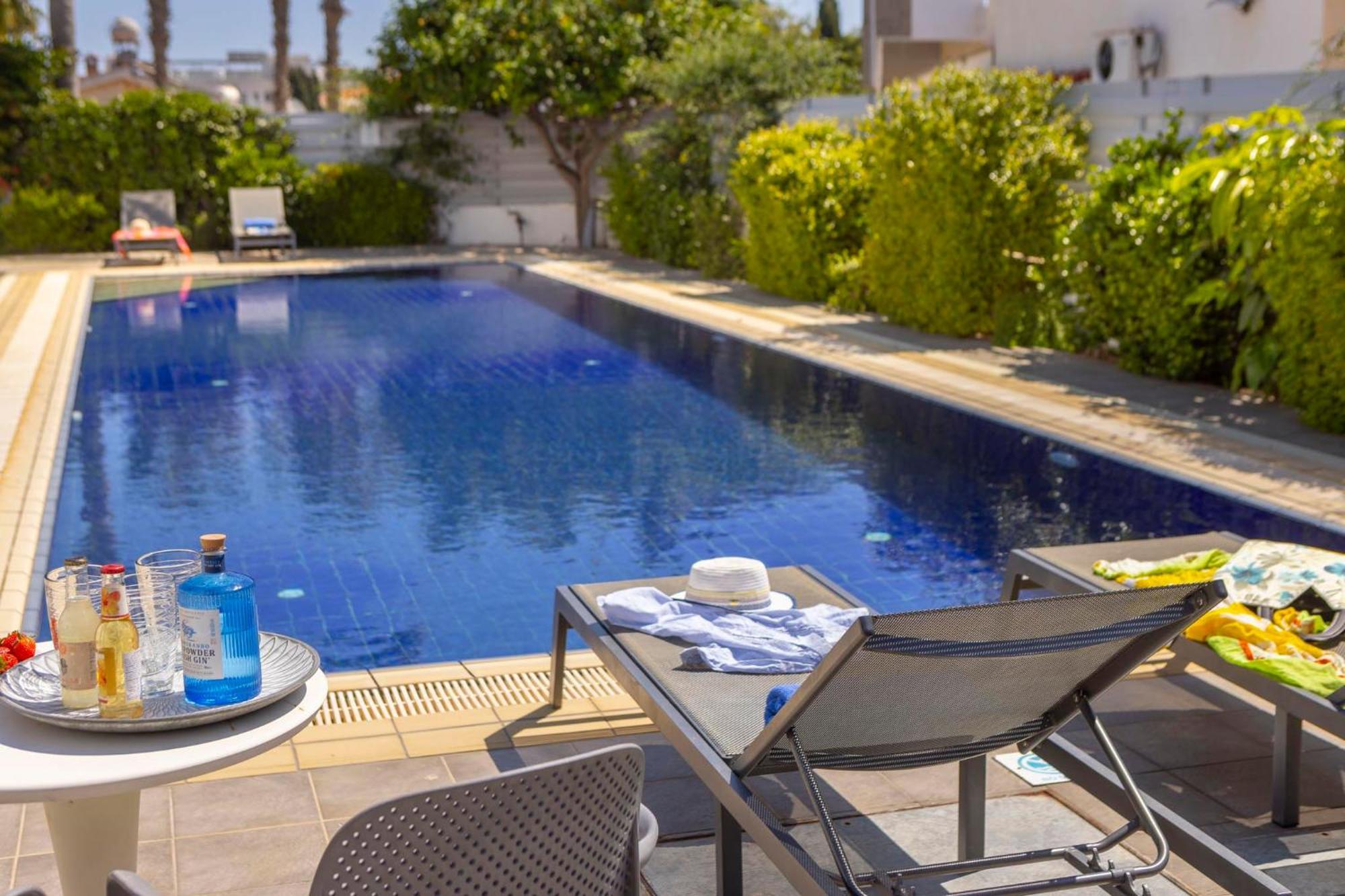 פרוטאראס Azure Luxury Pool Villa מראה חיצוני תמונה