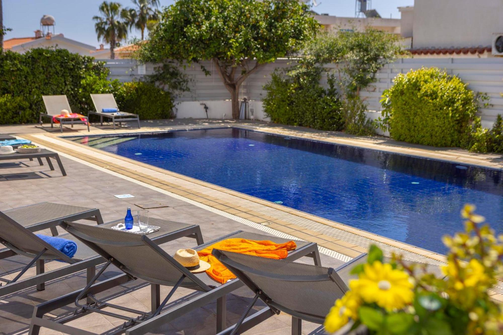 פרוטאראס Azure Luxury Pool Villa מראה חיצוני תמונה