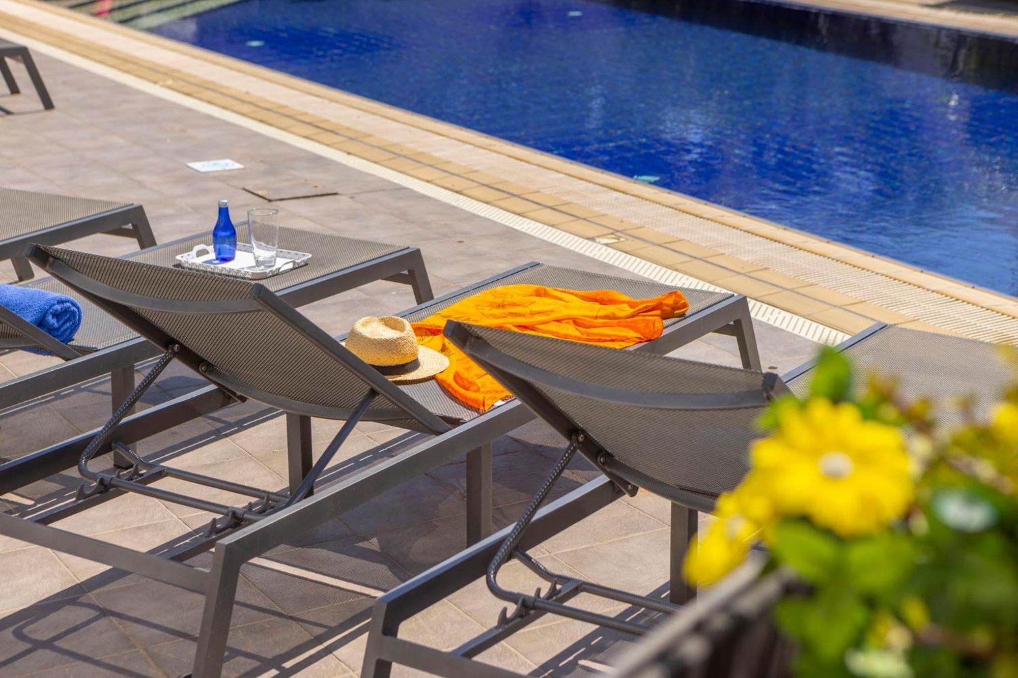 פרוטאראס Azure Luxury Pool Villa מראה חיצוני תמונה