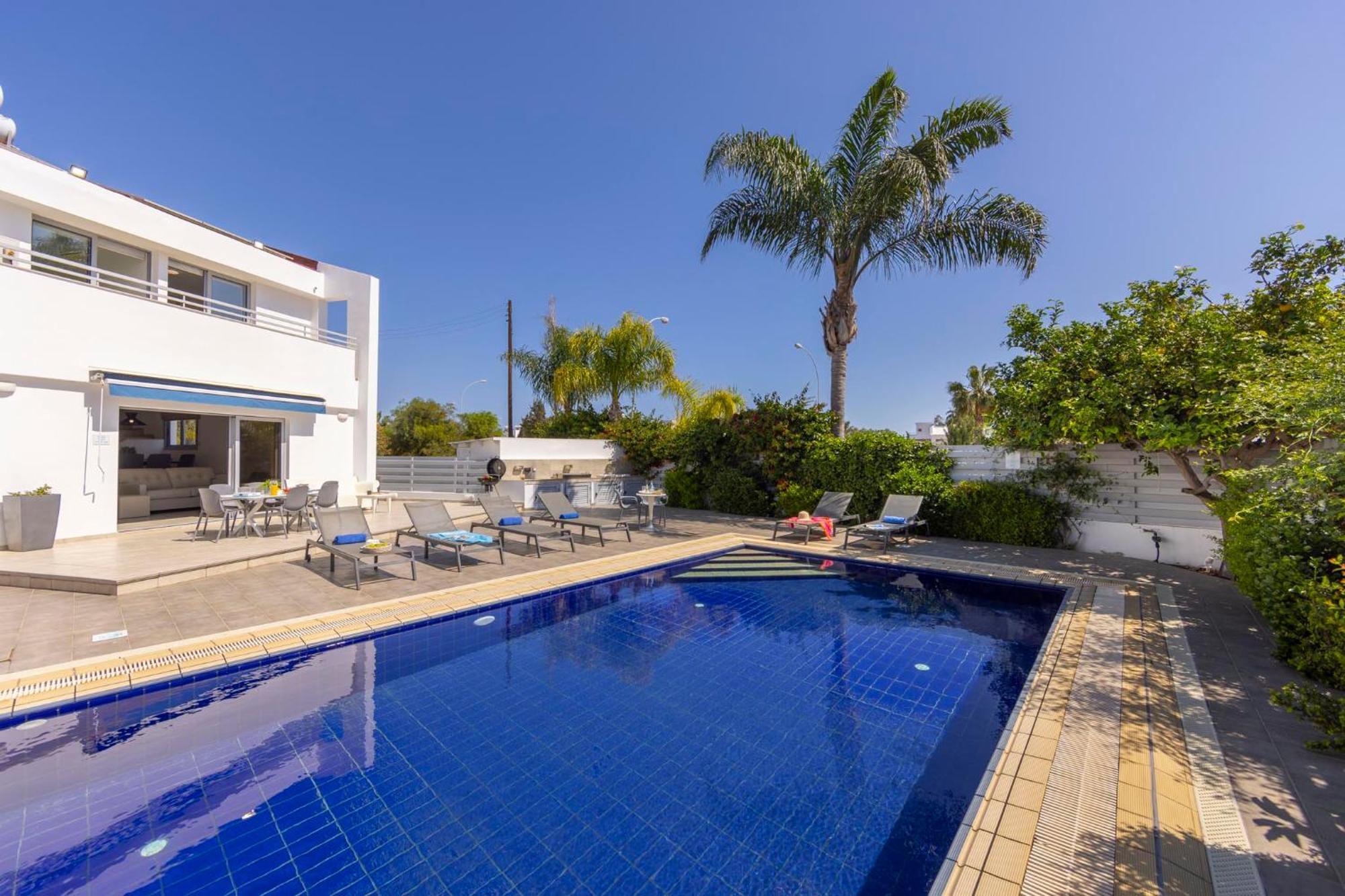 פרוטאראס Azure Luxury Pool Villa מראה חיצוני תמונה