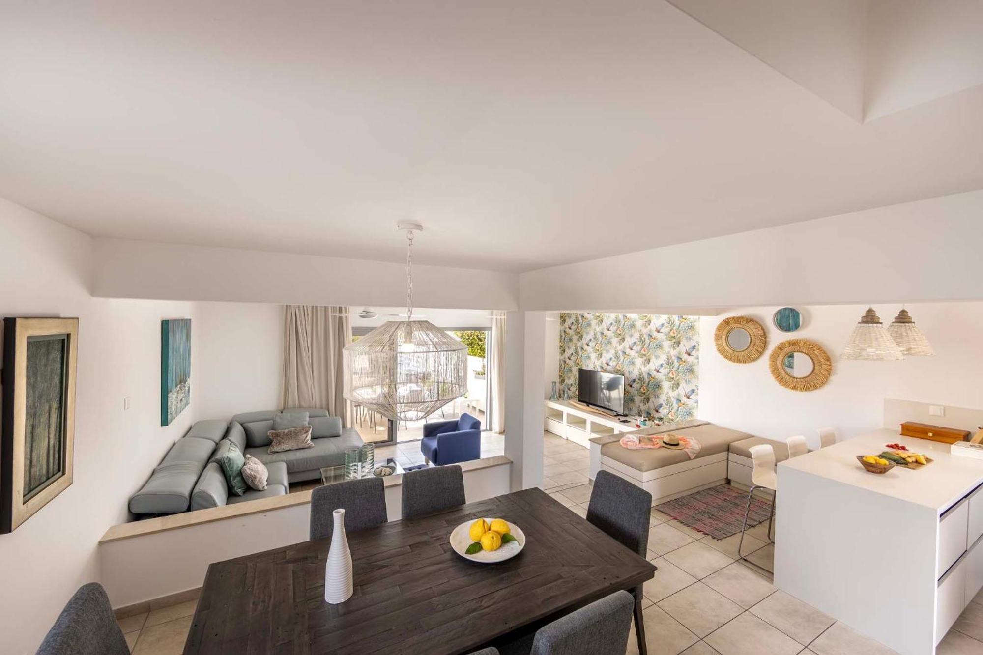 פרוטאראס Azure Luxury Pool Villa מראה חיצוני תמונה