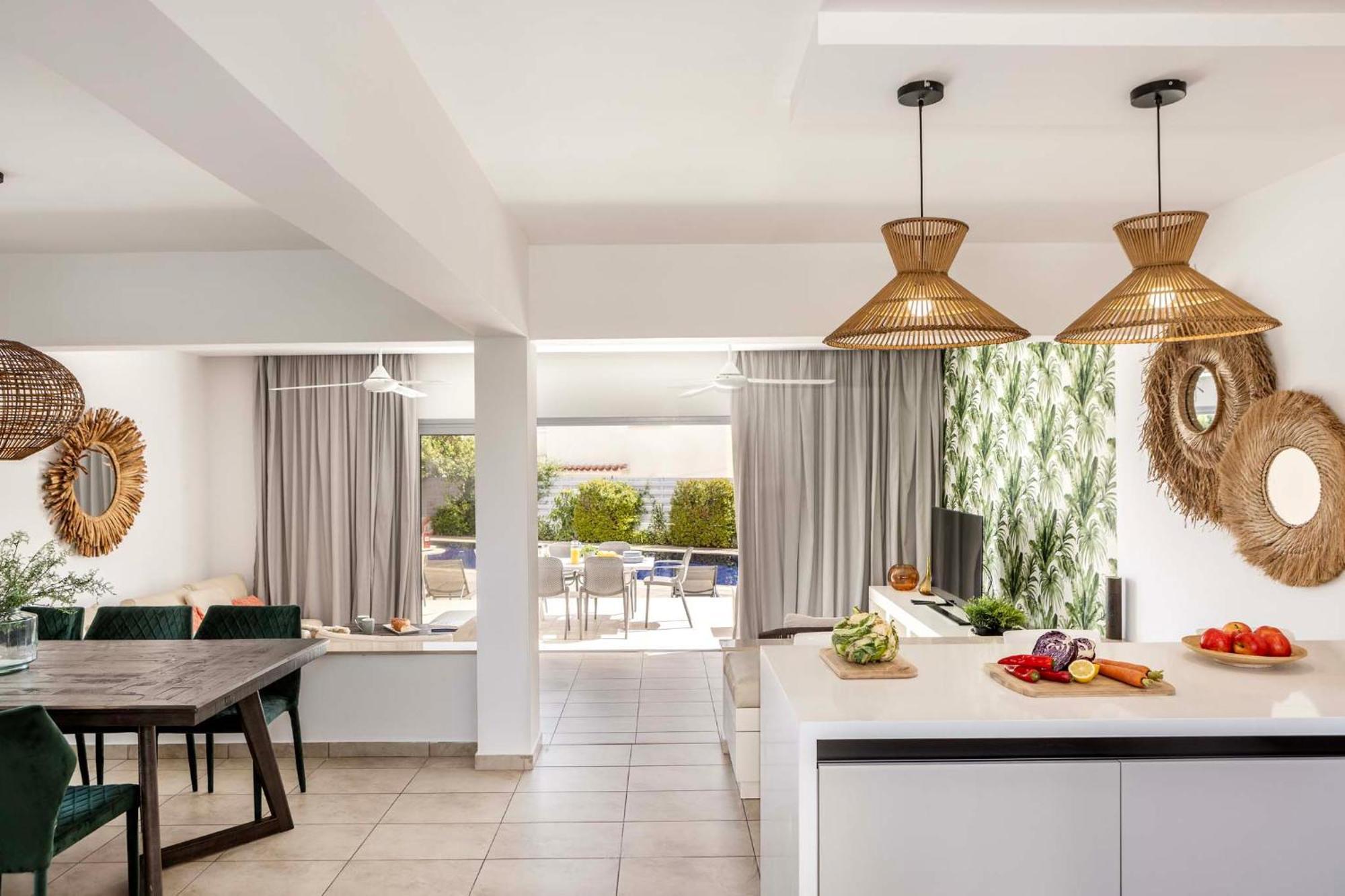 פרוטאראס Azure Luxury Pool Villa מראה חיצוני תמונה