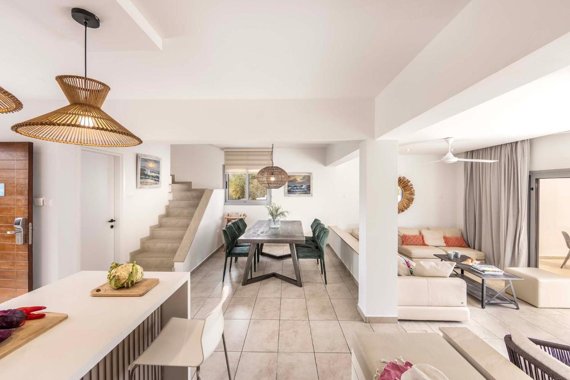 פרוטאראס Azure Luxury Pool Villa מראה חיצוני תמונה