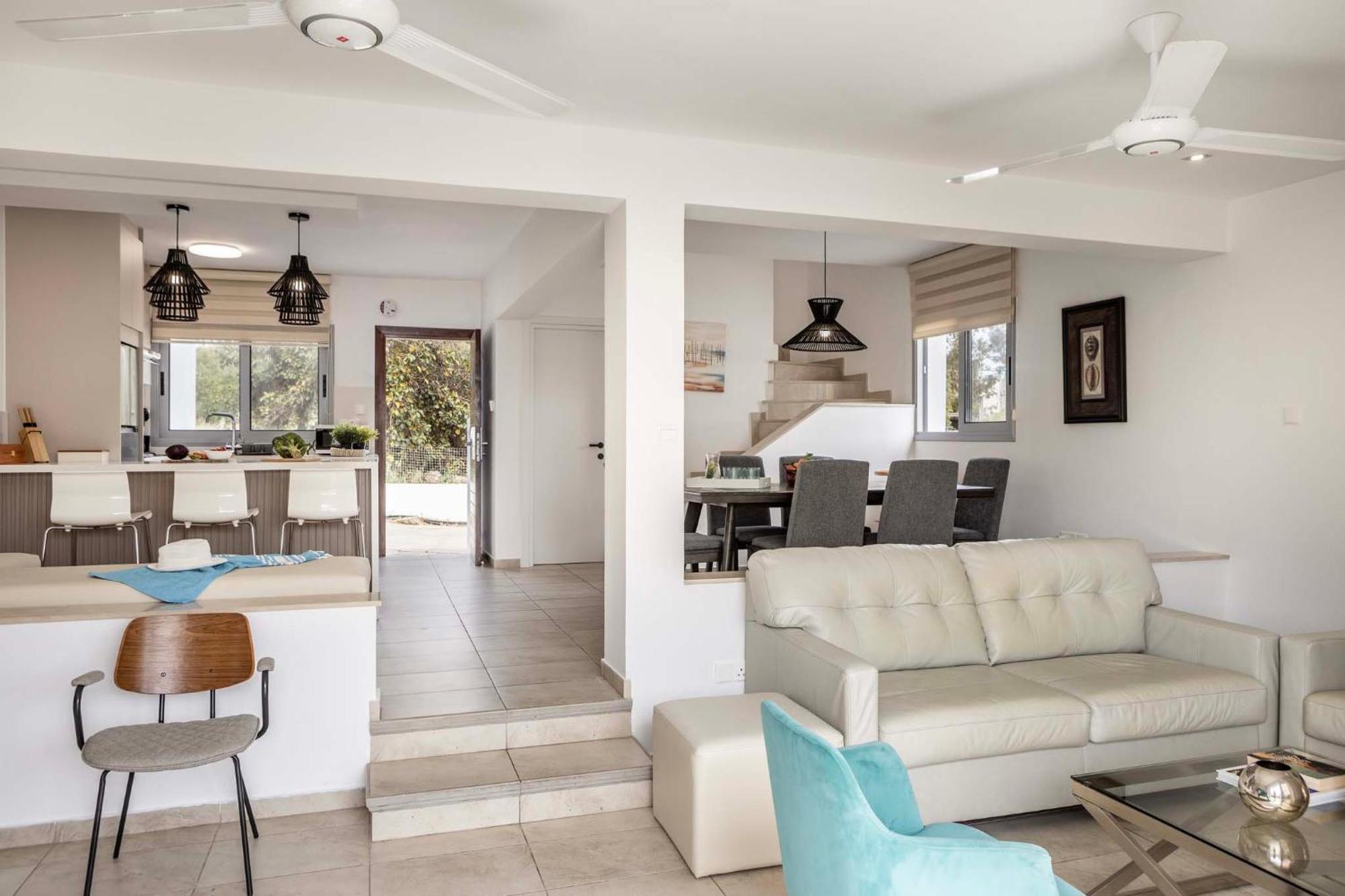 פרוטאראס Azure Luxury Pool Villa מראה חיצוני תמונה